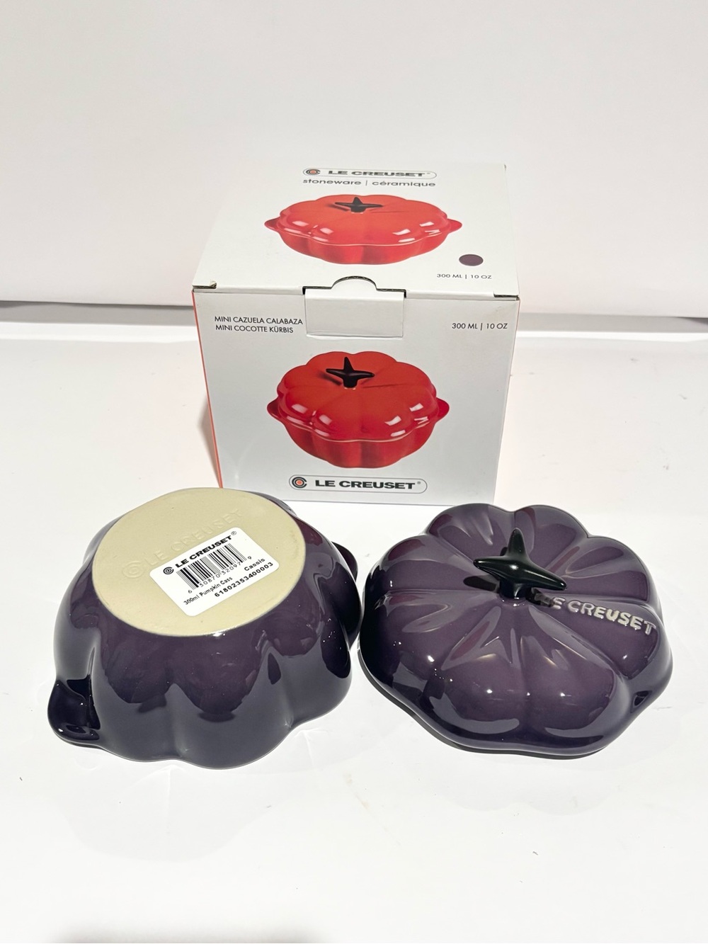 Le Creuset Cassis/Purple Pumpkin Mini Cocotte - Picture 3 of 6
